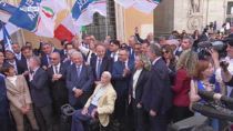 Dl Sicurezza, i festeggiamenti di FdI davanti al Senato