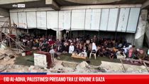 Eid al-Adha, palestinesi pregano tra le rovine a Gaza