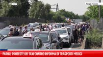Parigi, proteste dei taxi contro riforma di trasporti medici