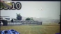India, il video dello schianto dell'aereo dopo il decollo