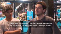 Gli isreaeliani fanno scorte di cibo nei supermercati
