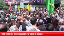 Iran, proteste a Teheran dopo l'attacco di Israele