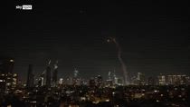 Iran attacca Israele: esplosioni a Tel Aviv. VIDEO