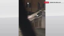 Roma, anziano guida giù dalla scalinata di Trinità dei Monti