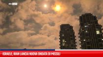 Israele, Iran lancia nuova ondata di missili