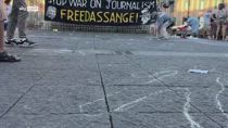 Napoli, flash-mob Free Assange per giornalisti uccisi a Gaza