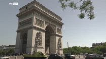 Francia, al via da oggi il divieto di fumo in spiagge, parchi e fermate bus
