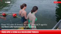 Parigi apre la Senna alla balneazione pubblica