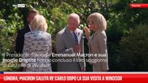 Londra, Macron saluta Re Carlo dopo la sua visita a Windsor