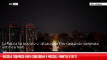 Russia colpisce Kiev con droni e missili: morti e feriti