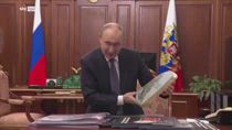 Putin riceve dipinto su parte di sistema antiaereo S-400