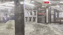 New York, metro allagate: passeggeri bloccati e caos