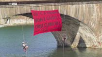 Torino, protesta Extinction Rebellion per il clima