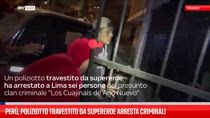 Perù, poliziotto travestito da supereroe arresta criminali