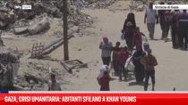 Gaza, crisi umanitaria: abitanti sfilano a Khan Younis