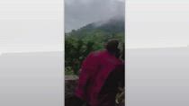 Cina, frana in Yunnan: il crollo ripreso da un testimone