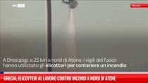 Grecia, elicotteri al lavoro contro incendi a nord di Atene