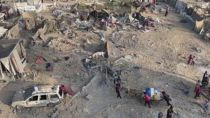 Gaza, attacchi aerei israeliani a Khan Younis