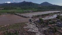 Alluvione Pechino, drone riprende esondazione fiume Qingshui