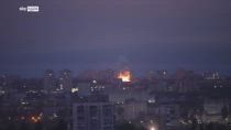 Ucraina, esplosioni a Kiev durante raid russo notturno