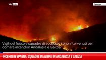 Incendi in Spagna, squadre in azione in Andalusia e Galizia