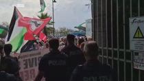 La Versiliana, manifestazione pro Palestina dov'era Tajani