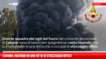 Catania, incendio in una ditta di stoccaggio rifiuti