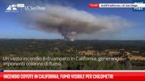 Incendio Coyote in California, fumo visibile per chilometri