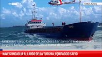 Nave si incaglia al largo della Turchia, equipaggio salvo
