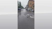 Maltempo Milano, Ponte Lambro: via Vittorini allagata