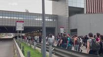 Corteo pro Gaza, manifestanti occupano Autostrada a Bologna