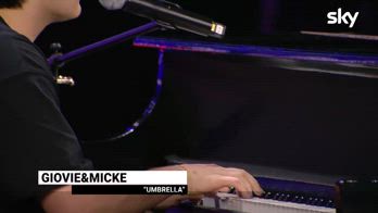 X Factor 2023: Giovie&Micke cantano “Umbrella”