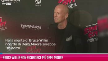 VIDEO Bruce Willis non riconosce più Demi Moore