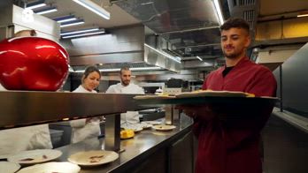Alessandro Borghese CelebrityChef: il gateau di ChefManuela