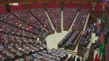 Mattarella, la standing ovation della politica