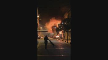 Francia, incendio in palazzina: 7 morti, 2 bambini. VIDEO