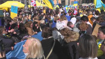 ERROR! Napoli, migliaia in piazza: "Aiutate i profughi ucraini"