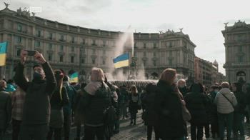 Ucraina, in migliaia sfilano a Roma al grido di libert�