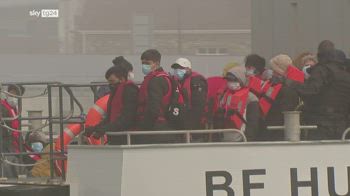 ERROR! immigrazione UK, I richiedenti asilo illegali saranno traferiti in Ruanda