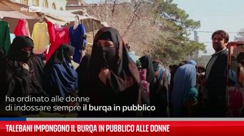 Afghanistan, talebani impongono burqa a donne
