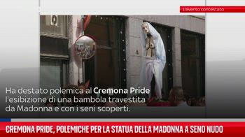 Cremona Pride, polemiche per la statua della Madonna a seno nudo