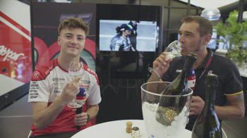 2 MINUTI DI GIOIA GUEVARA SUB ENG_0106670