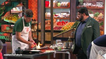 MasterChef 12 Mystery Box: Francesco incendia il piatto