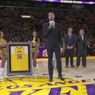 NBA, Pau Gasol rende omaggio a Kobe: "Mi manchi fratello"