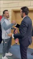 Buffon incontra Dimitrievski e firma la maglia della Juve