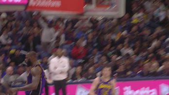 NBA, 34 punti per LeBron James contro New Orleans