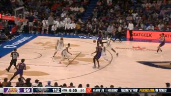 NBA, Jose Alvarado ruba il pallone a LeBron James due volte