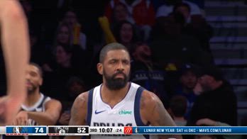 NBA, Kyrie Irving inchioda l'alley oop contro Brooklyn