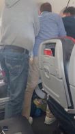 Usa, uomo tenta di aprire portellone di un aereo in volo