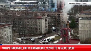 Edifici danneggiati a San Pietroburgo in un sospetto attacco di droni